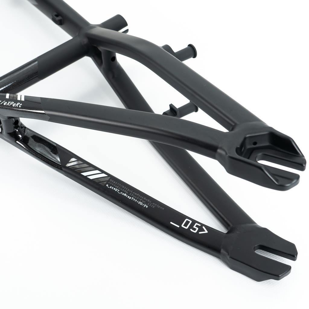 Stay Strong For Life V5 Junior Frame 2025 V-Brake - Black/Black
