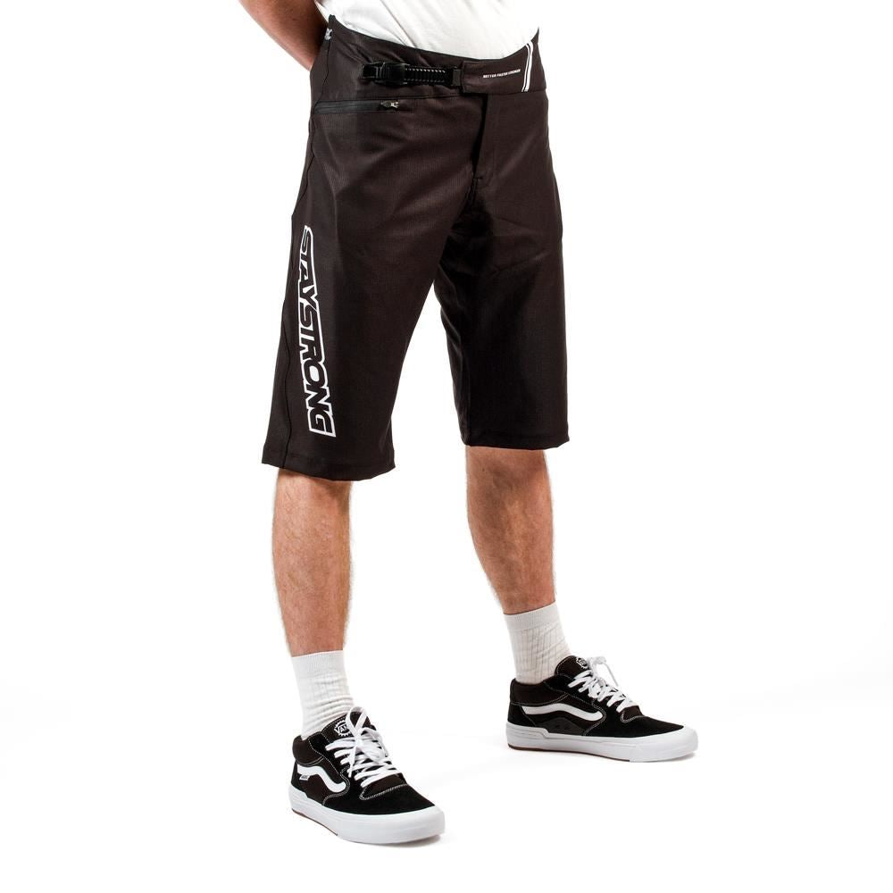 Stay Strong V3 Shorts de carrera - Negro/Blanco