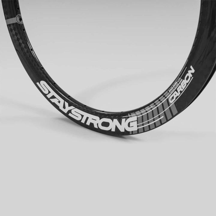 Stay Strong V3 Expert 1-3/8" Carbone Rim de course avant