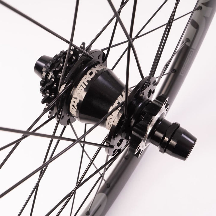 Stay Strong Carbone Reactiv 2 20 " Frein Race Wheelset - Carbone/ 1-1/8"