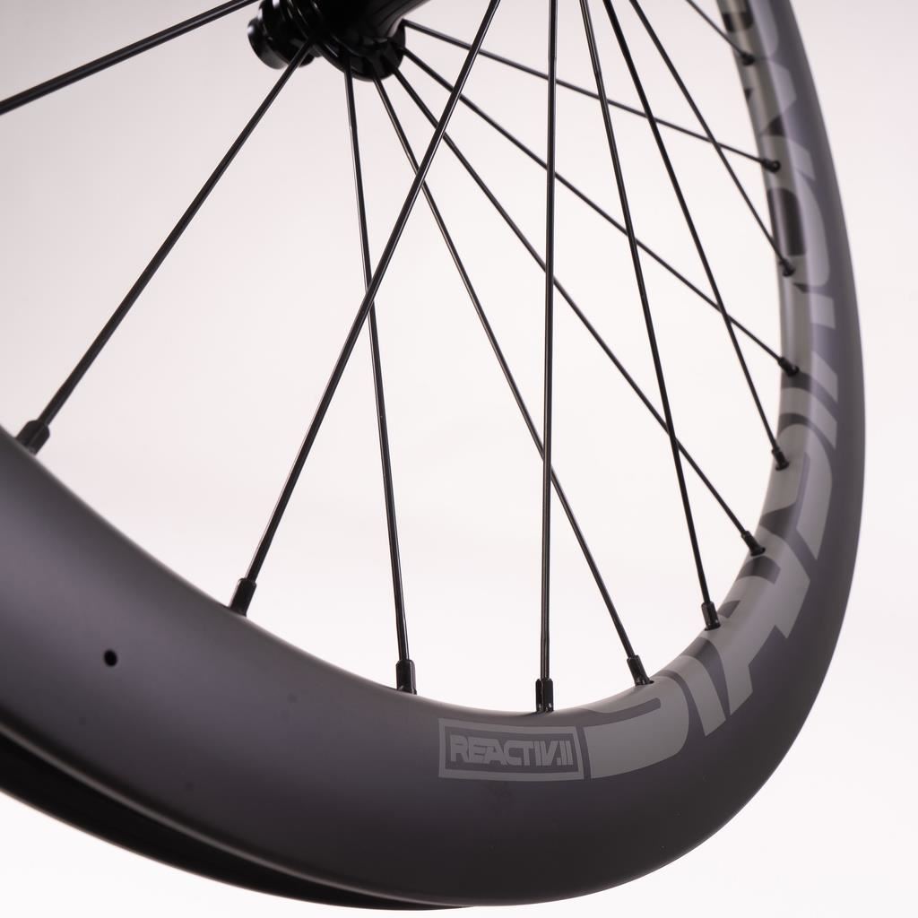 Stay Strong Carbone Reactiv 2 20 " Frein Race Wheelset - Carbone/ 1-1/8"
