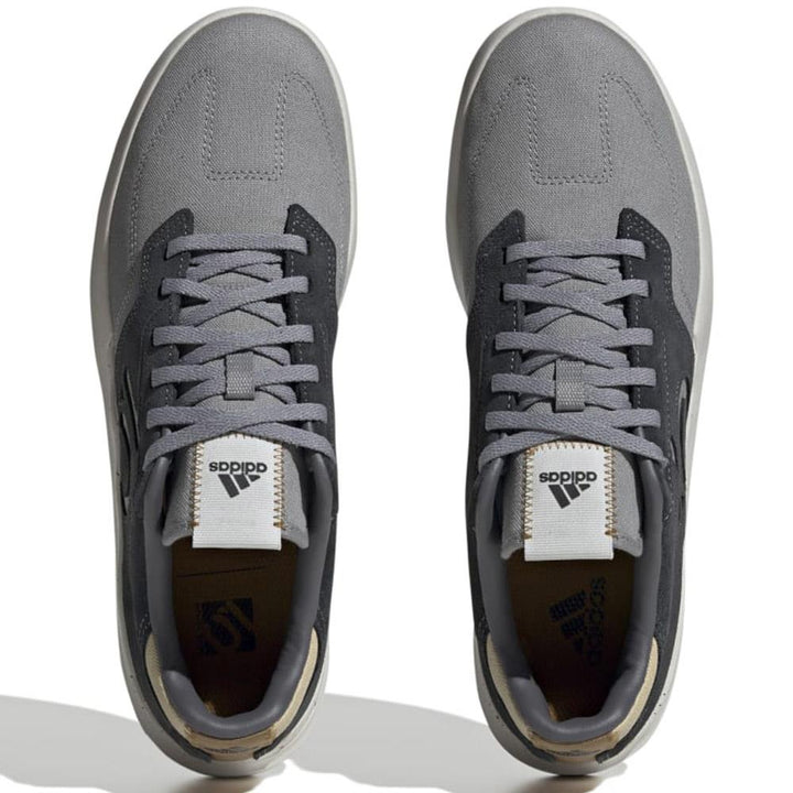 Adidas Five Ten Sleuth Flat Scarpe - Strati grigi a tre/grigi/bronzo