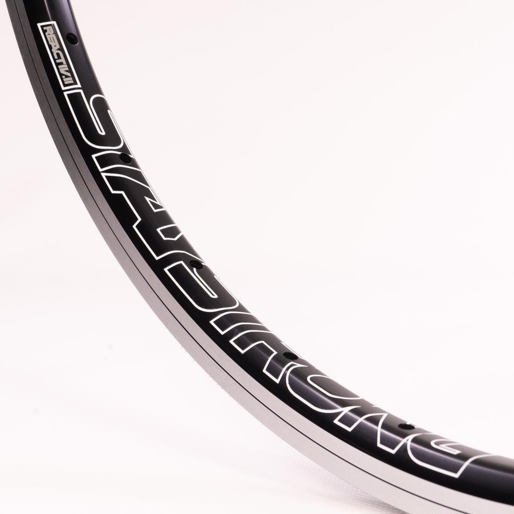 Stay Strong Reactiv 2 20 ", 28H Race Rim (1-1 / 8") - arrière / Noir