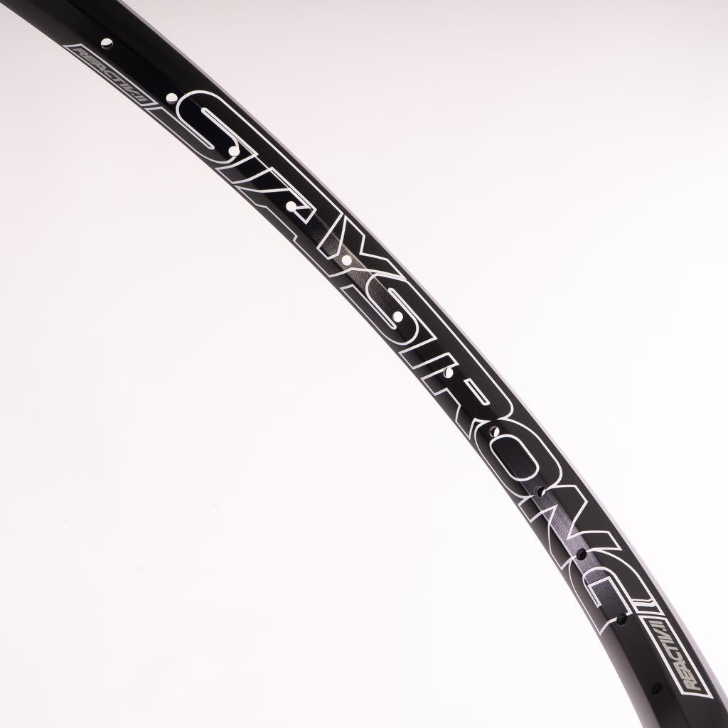 Stay Strong Reactiv 2 20 ", 36h REM RIM (1.75") - Frente/ Negro