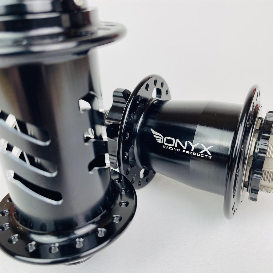 Stay Strong Limited Edition Onyx Ultra 36H Scheibe Hubset - 20 mm (vorne) 10 mm (hinten)