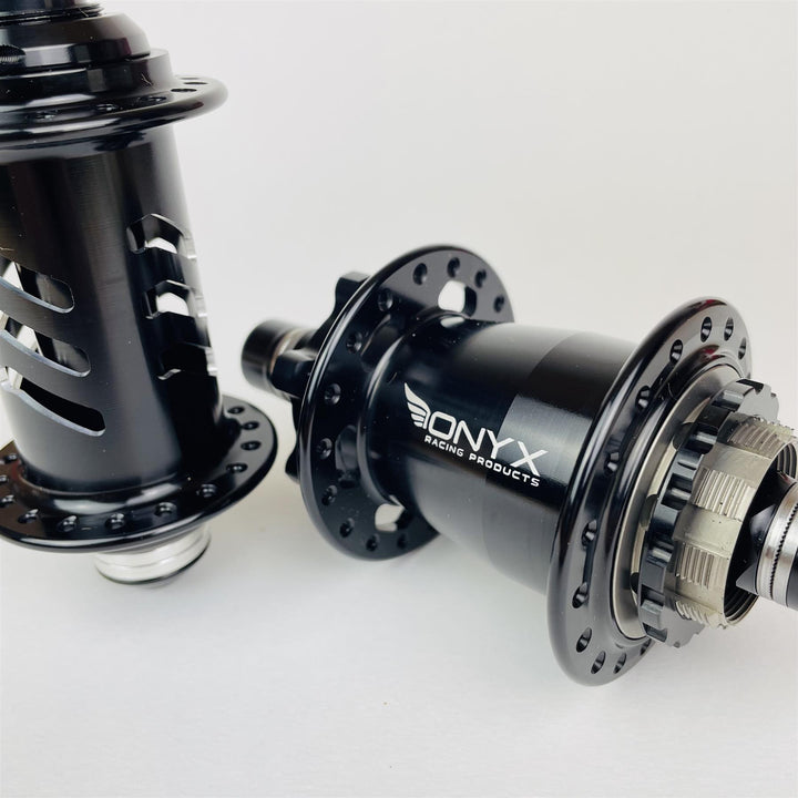 Stay Strong Limited Edition Onyx Ultra 36H Scheibe Hubset - 20 mm (vorne) 10 mm (hinten)