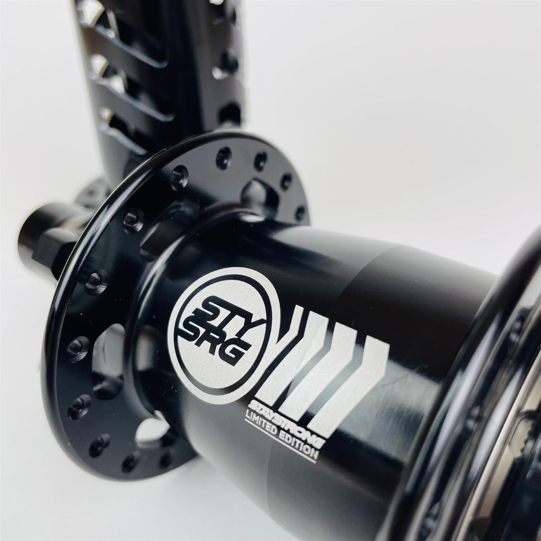 Stay Strong Limited Edition Onyx Ultra 36H Scheibe Hubset - 20 mm (vorne) 10 mm (hinten)