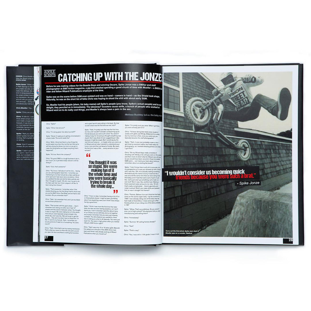 S&M Dietro il libro dei collettori di scudo