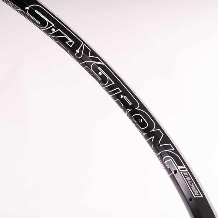 Stay Strong Reactiv 2 24 ", 36H Race Rim (1,75") - arrière / Noir