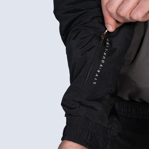 Stay Strong Corte la chaqueta con cremallera completa vertical - Negro/Gris