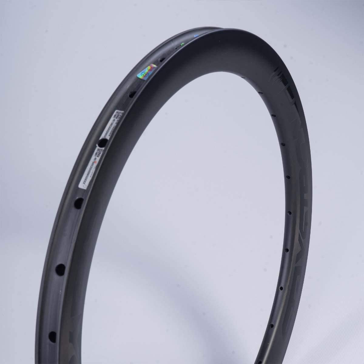 Stay Strong Race DVSN Carbone Expert Rim Rim - Front